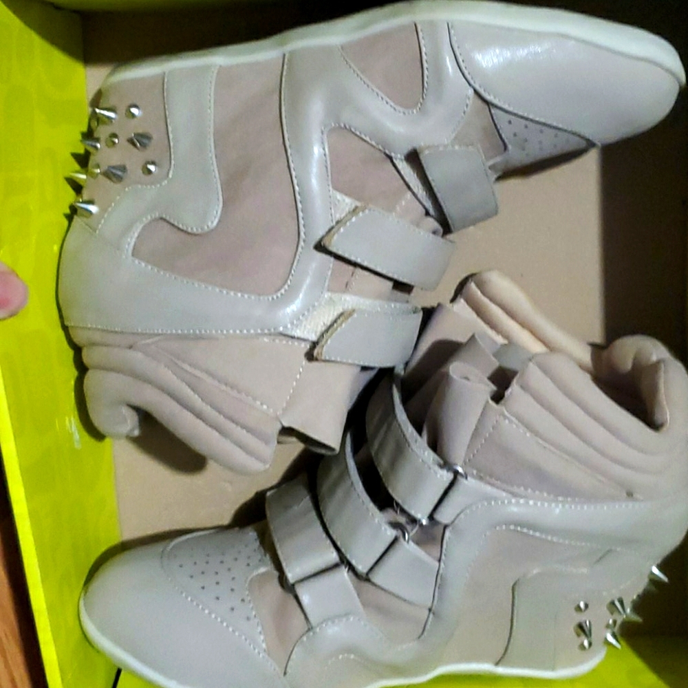 Wedges shoes